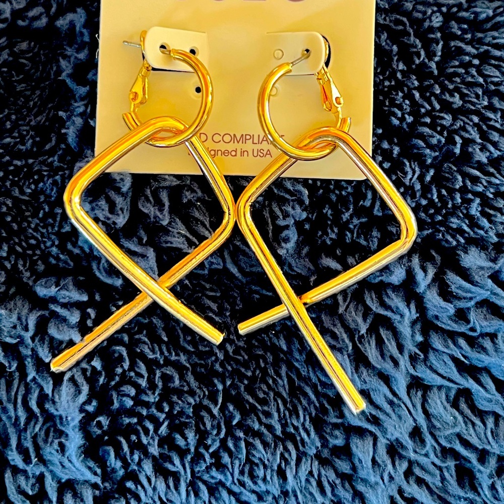 🌟NEW🌟 Gold twist earrings!